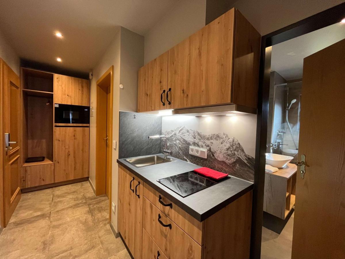 Hotel Garni Brunnthaler Garmisch-Partenkirchen Dış mekan fotoğraf