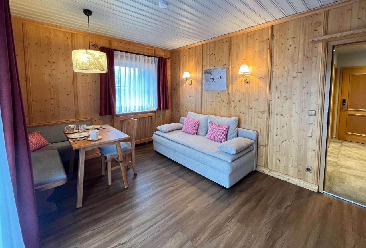 Hotel Garni Brunnthaler Garmisch-Partenkirchen Dış mekan fotoğraf