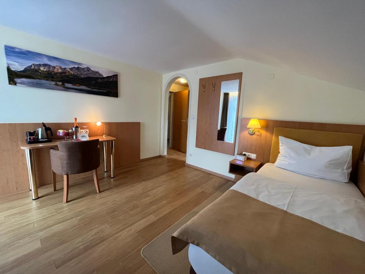 Hotel Garni Brunnthaler Garmisch-Partenkirchen Dış mekan fotoğraf