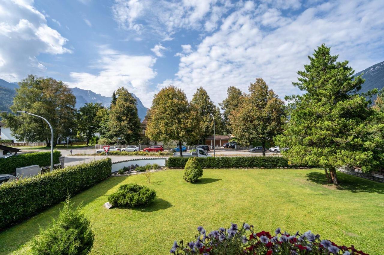Hotel Garni Brunnthaler Garmisch-Partenkirchen Dış mekan fotoğraf