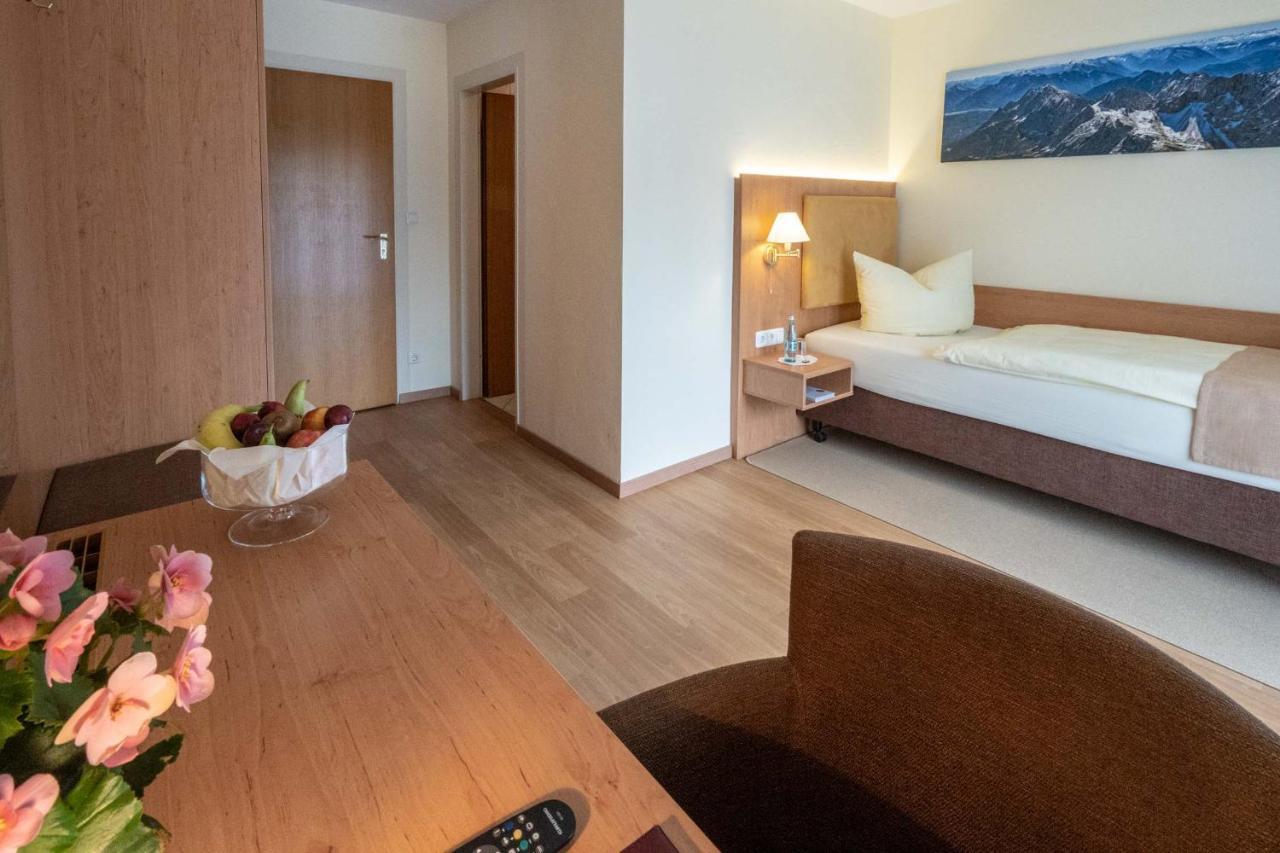 Hotel Garni Brunnthaler Garmisch-Partenkirchen Dış mekan fotoğraf